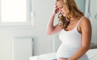 Выделения на ранних сроках при беременности в первом триместре: нормы